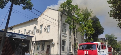 СПАСАТЕЛИ МЧС ПОТУШИЛИ ПОЖАР В СУХУМСКОЙ ДЕТСКОЙ ПОЛИКЛИНИКЕ