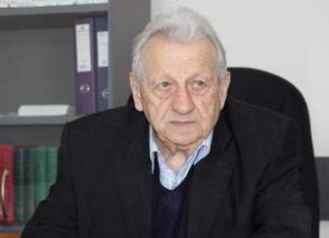 Бадра Гунба выразил соболезнования родным и близким по случаю смерти Народного писателя Абхазии Алексея Гогуа