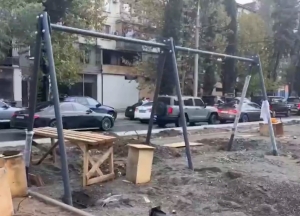Работы по благоустройству сквера в Новом районе Сухума оценили Бадра Гунба и Сергей Кириенко